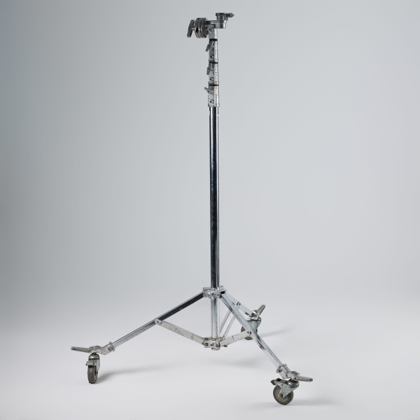 High Roller Stand with integrated grip head