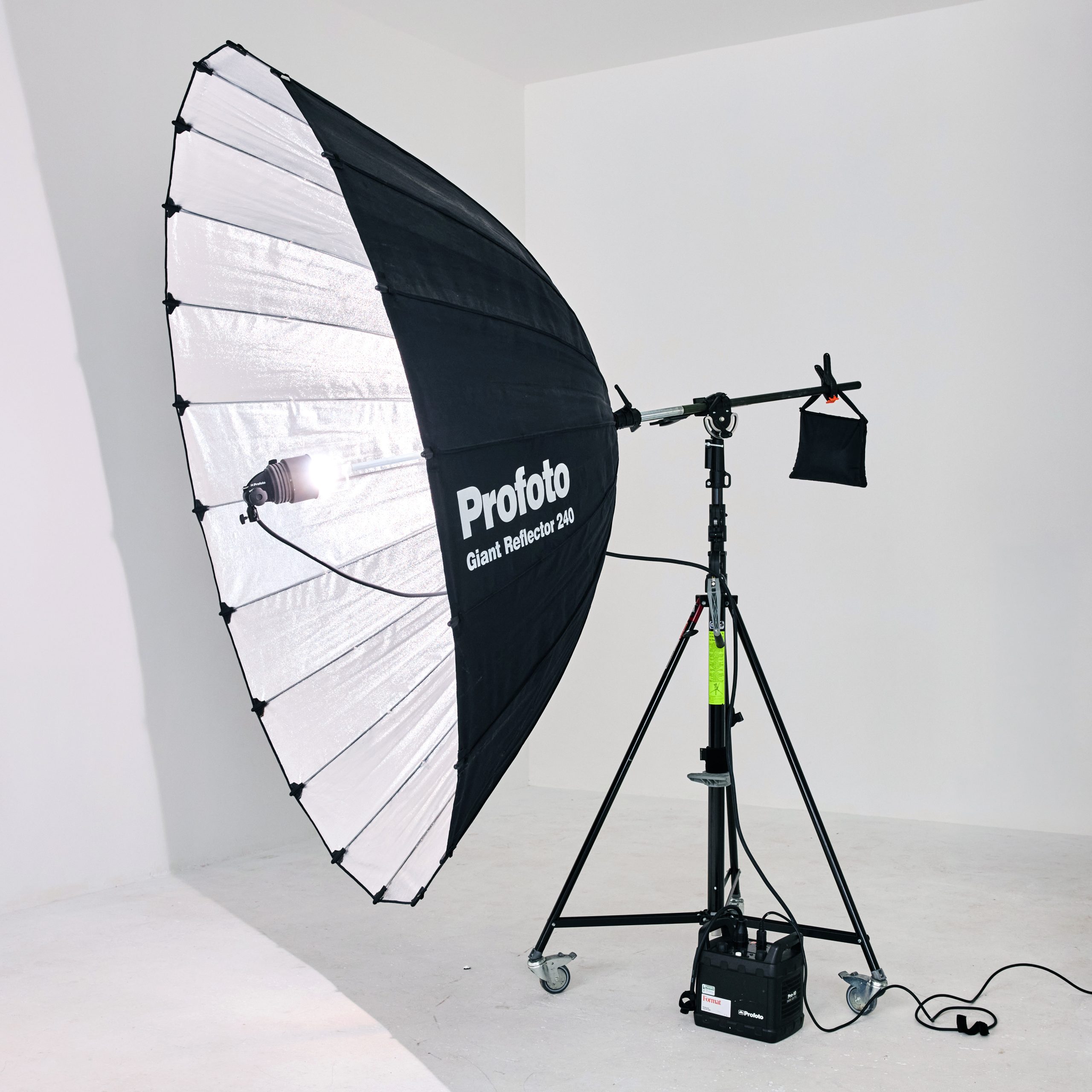 Profoto Giant Reflector 240 - Image 1